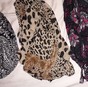 Scarf lot